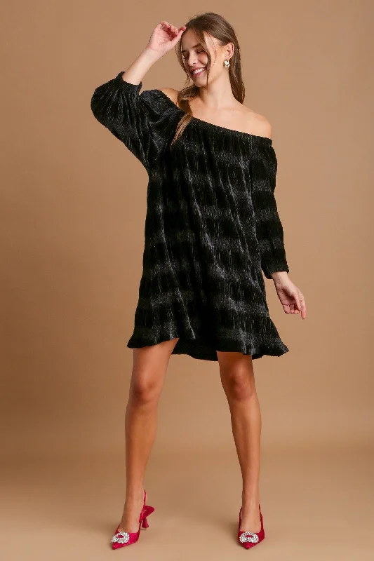 Black Off-Shoulder Velvet Mini Dress